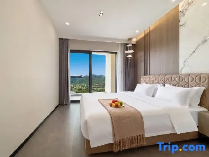 2 Bedrooms Suite with garden view