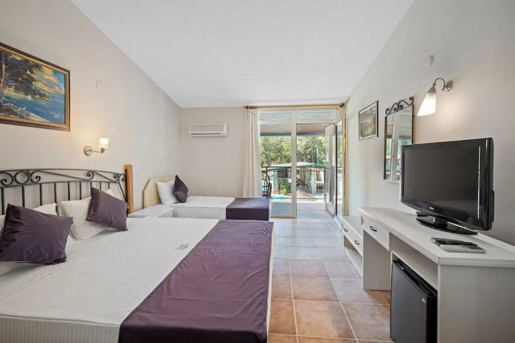 Alados Otel