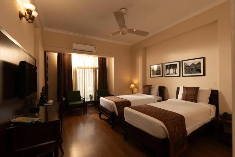 Standard Twin room