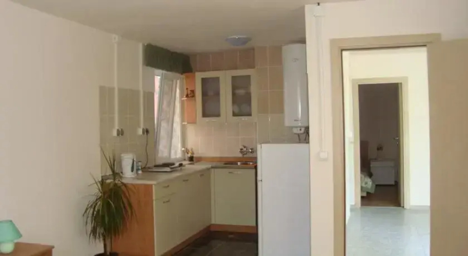 Efos Bungalows