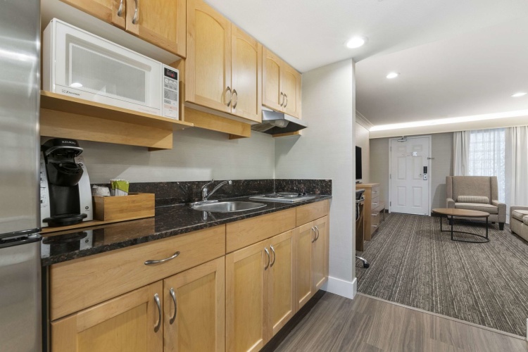 Best Western Plus Kelowna Hotel & Suites photo 35