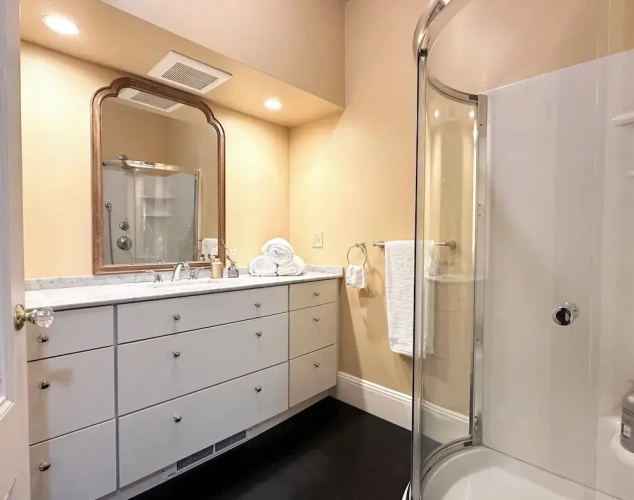 1 Bedroom Apartment with garden view
