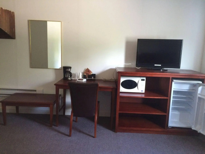 Esterhazy Motor Hotel