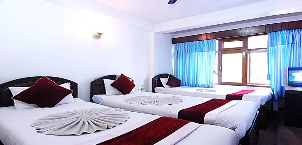 Standard Triple room