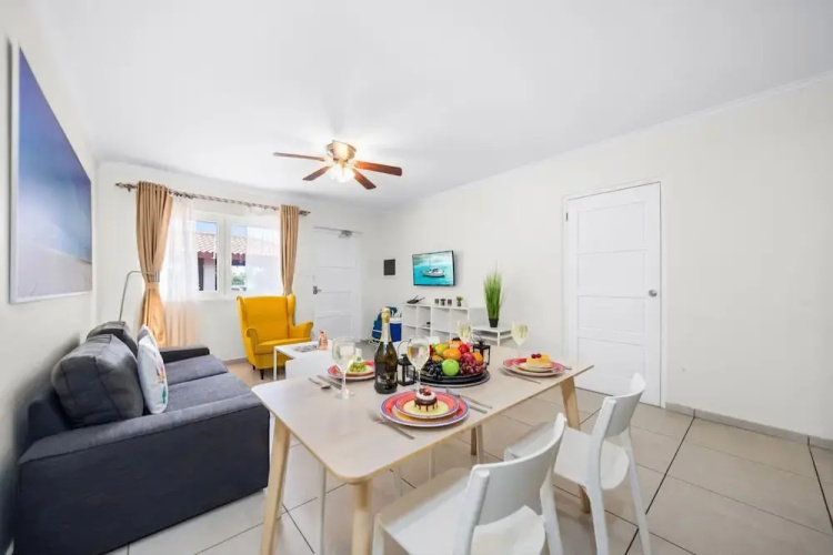 Cozy Bliss Condo w Pool Steps From Eagle Beach