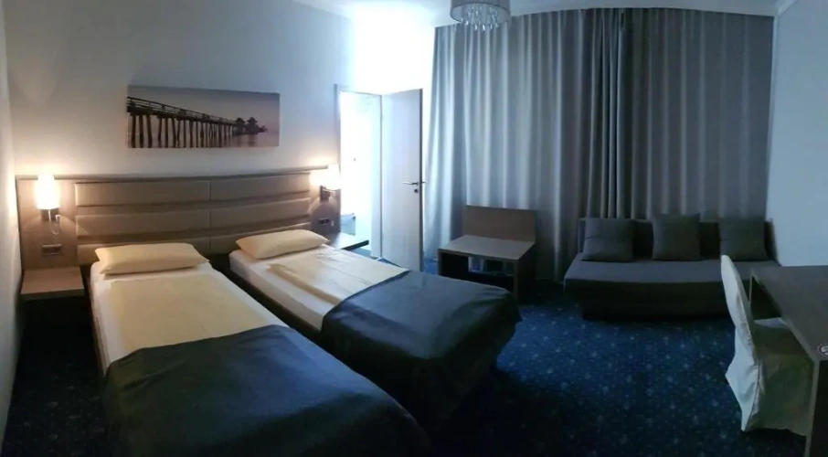 Standard Triple room