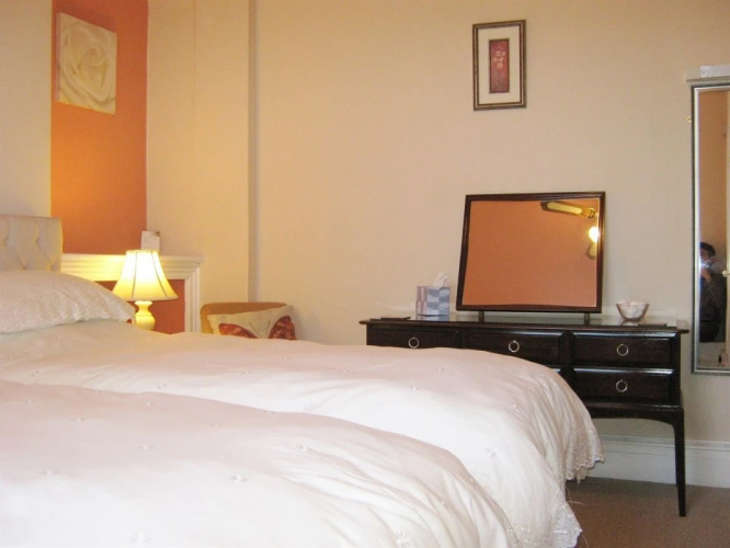 Dunedin Guest House