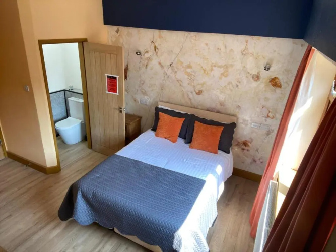 IDEAL ABODE ABBOTS 4 En-suite
