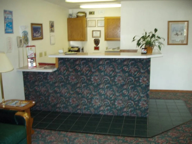 Westbridge Inn & Suites