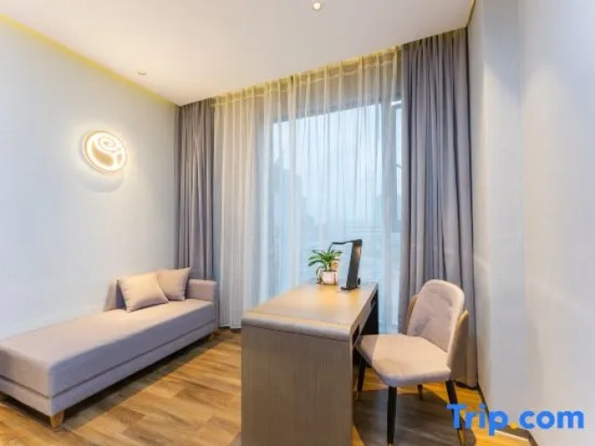 Standard Double room with city view