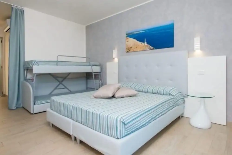 1 Bedroom Standard Quadruple room with balcony