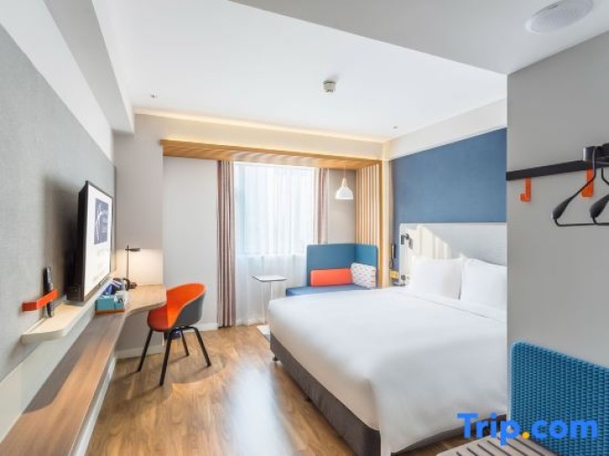 Superior Double room with city view