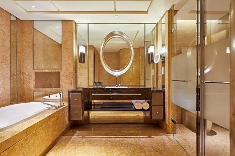 1 Bedroom Double Club Suite