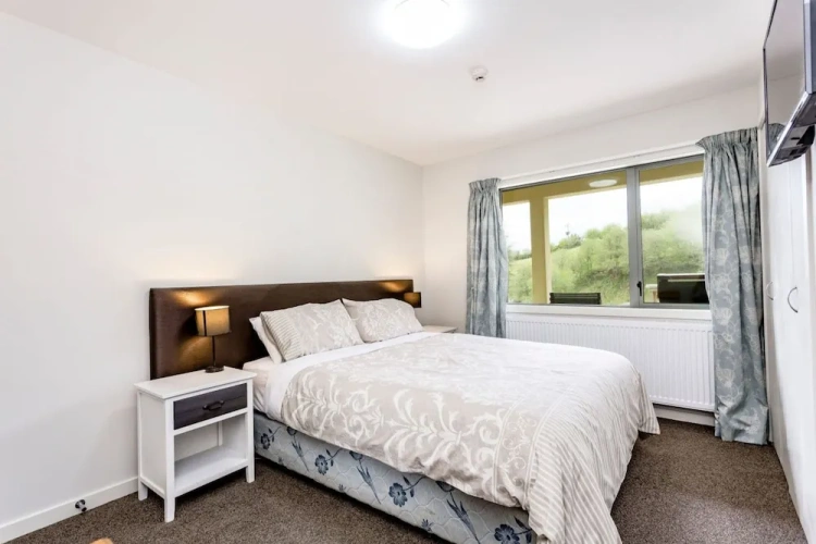 1 Bedroom Deluxe room with land view