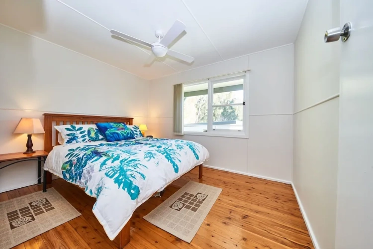 4 Bedrooms Deluxe Cottage