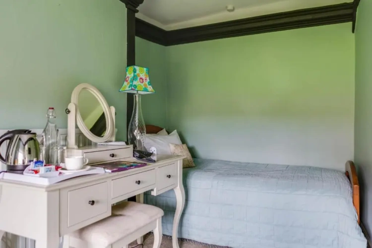 Classic Single room