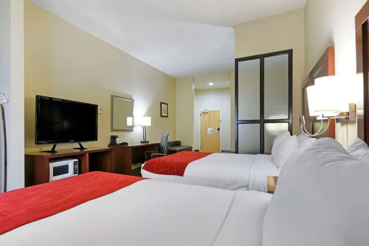 Comfort Suites
