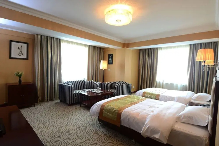 Platinum Hotel