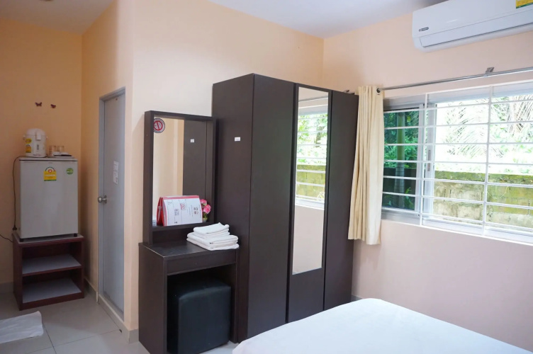 Jirasin Ranong Apartment