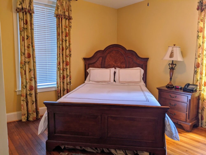Grand Lux Inn