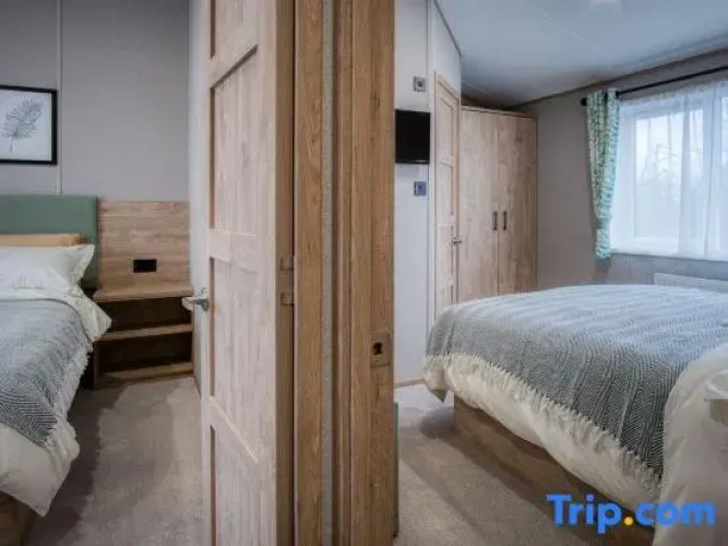 3 Bedrooms Apartment