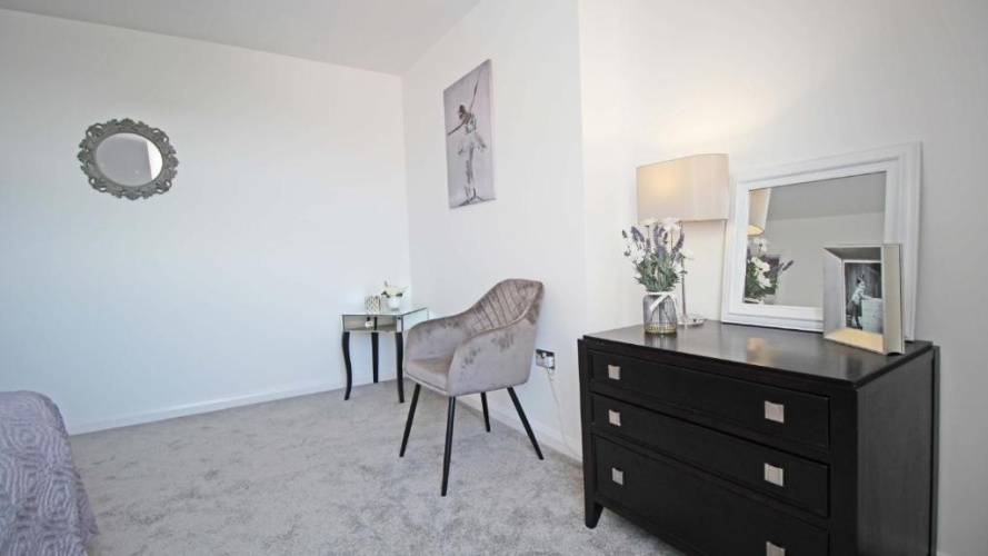 2 Bedrooms Apartment