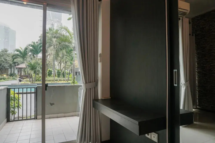 Special 1Br Direct Pool Access At Thamrin Residence