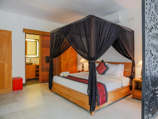 2 Bedrooms Villa