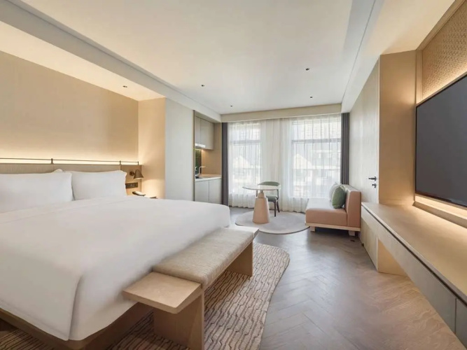 Superior Double room with city view