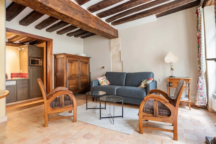 Latin Quarter - Pantheon Studio