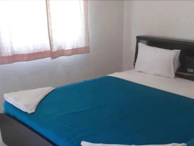 Bed & Breakfast Service Guesthouse
