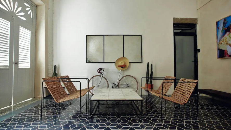 FIXIE LOFTS - Colonial Villa Suites with Pool