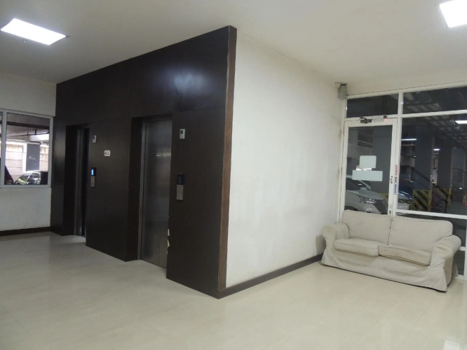 Studio Room at V Apartment