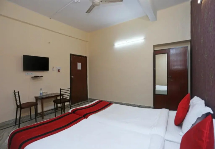 Hotel East West