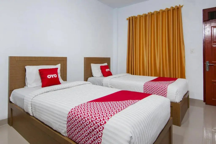OYO 2208 Thyesza Hotel