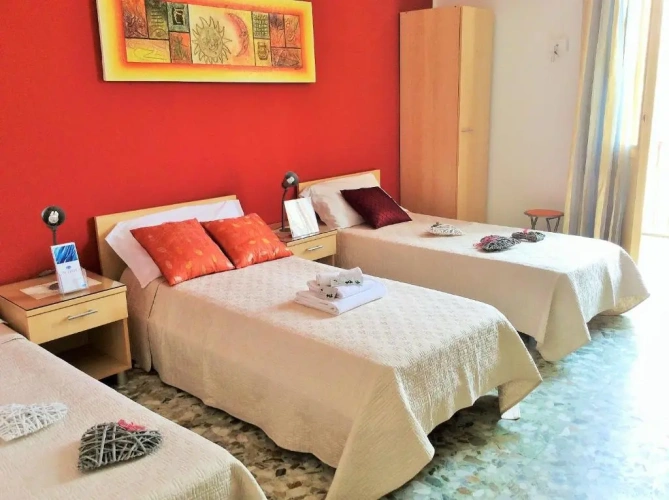 Standard Triple room