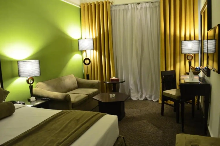 Deluxe Suite