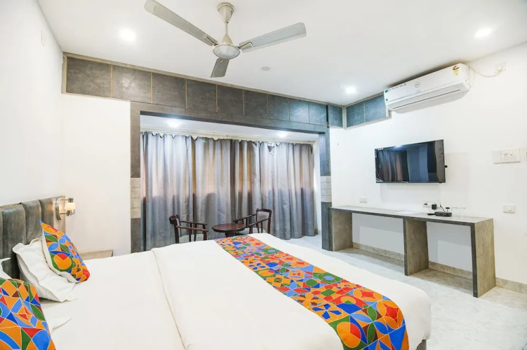 Fabhotel Apple Tree