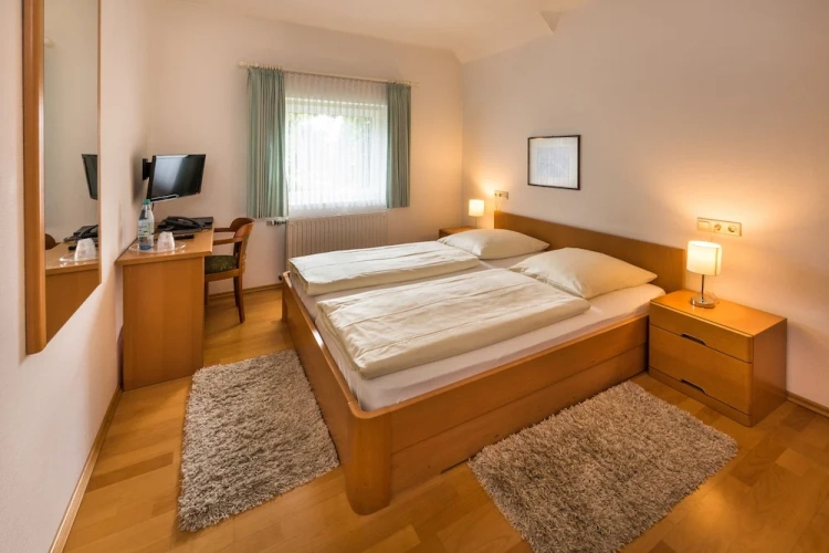 Economy room