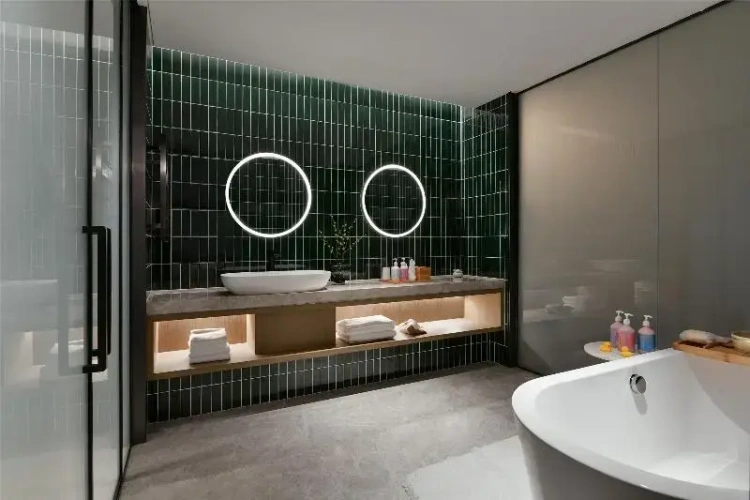 Standard Triple room with view