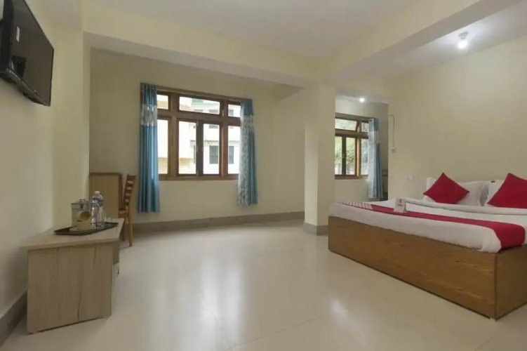 OYO 14425 Hotel Shade