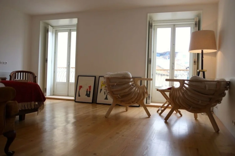 Suite with balcony and with city view