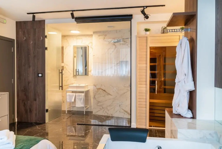 9 Nine - Luxury Apartments & Suites