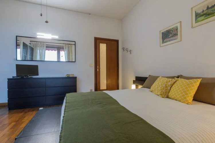 1 Bedroom Apartment with balcony