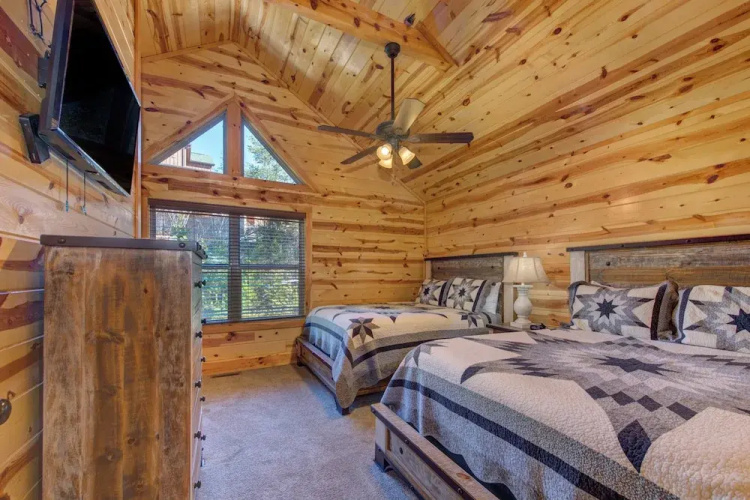 Chilling Bear Lodge