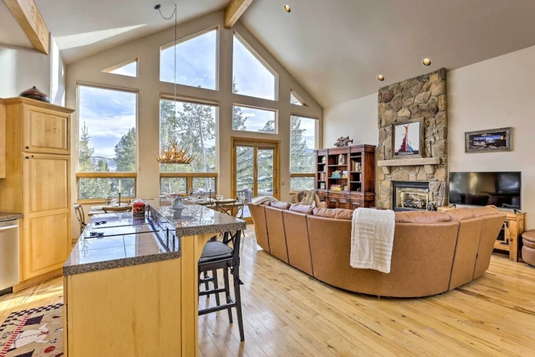 4 Bedrooms Cottage