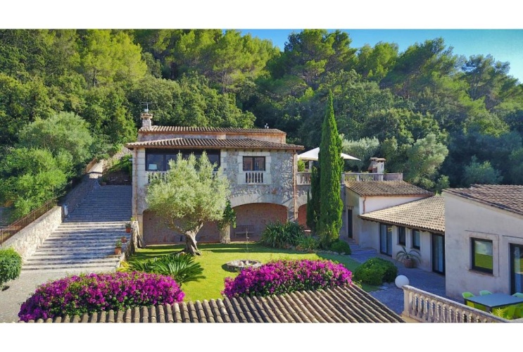 4 Bedrooms Villa
