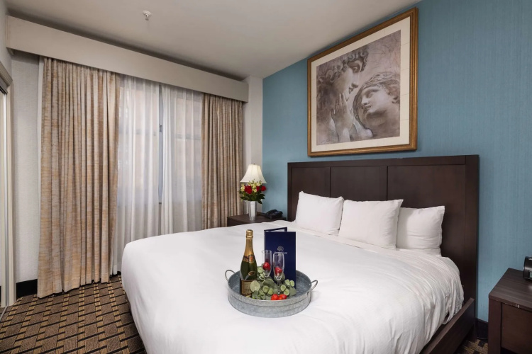 Inn at the Colonnade Baltimore - a DoubleTree by Hilton