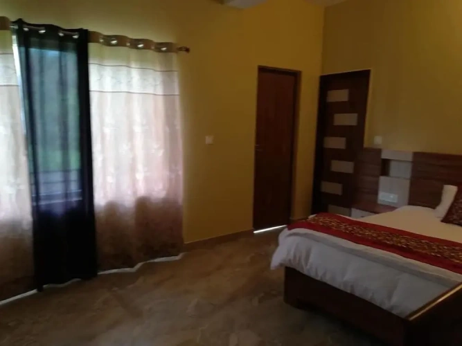 Economy room