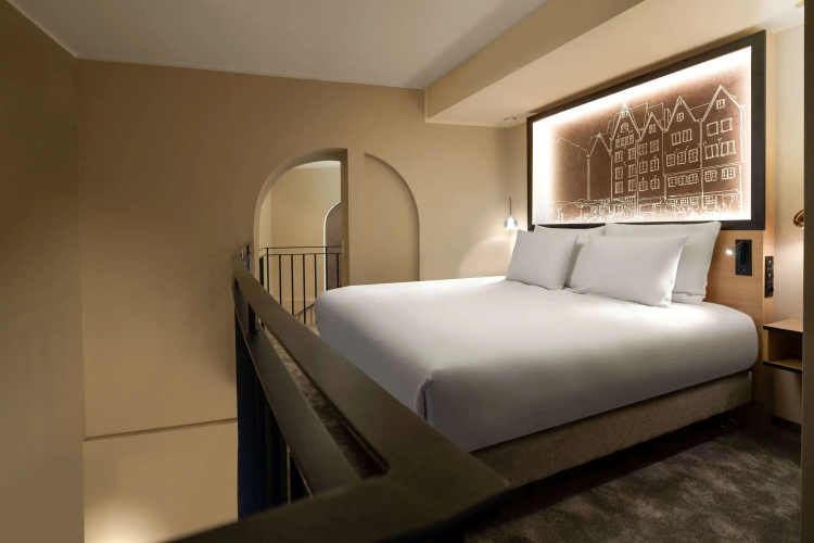 Wasserturm Hotel Cologne, Curio Collection by Hilton